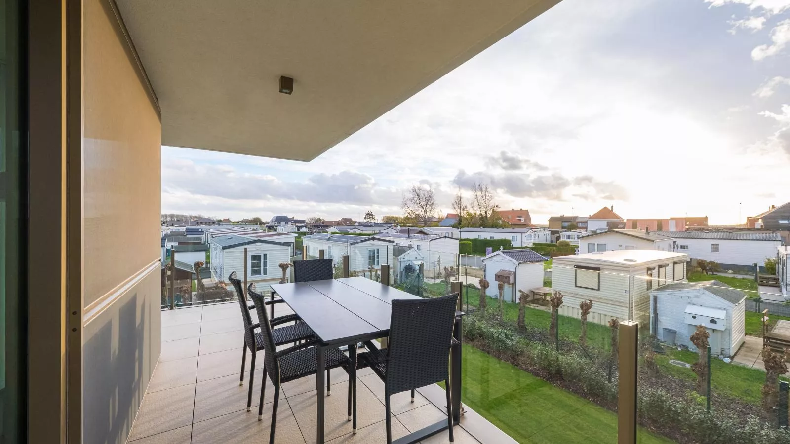 Amantha - 0102 + box 9