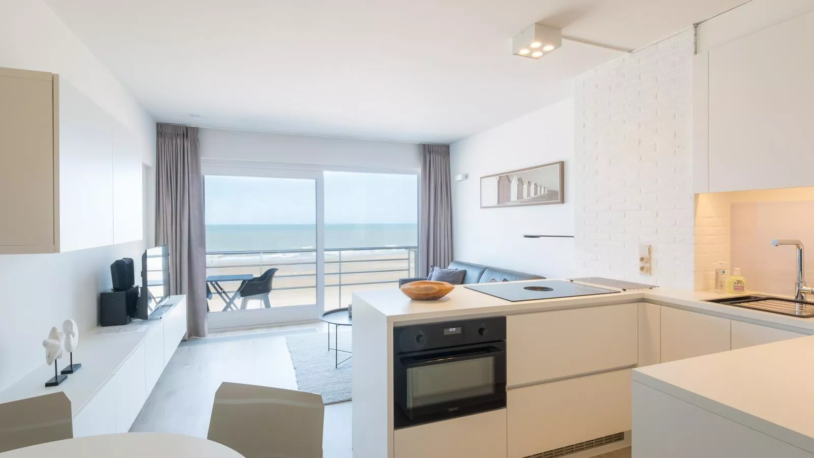 Manager  - 0409 + box 5-Living room