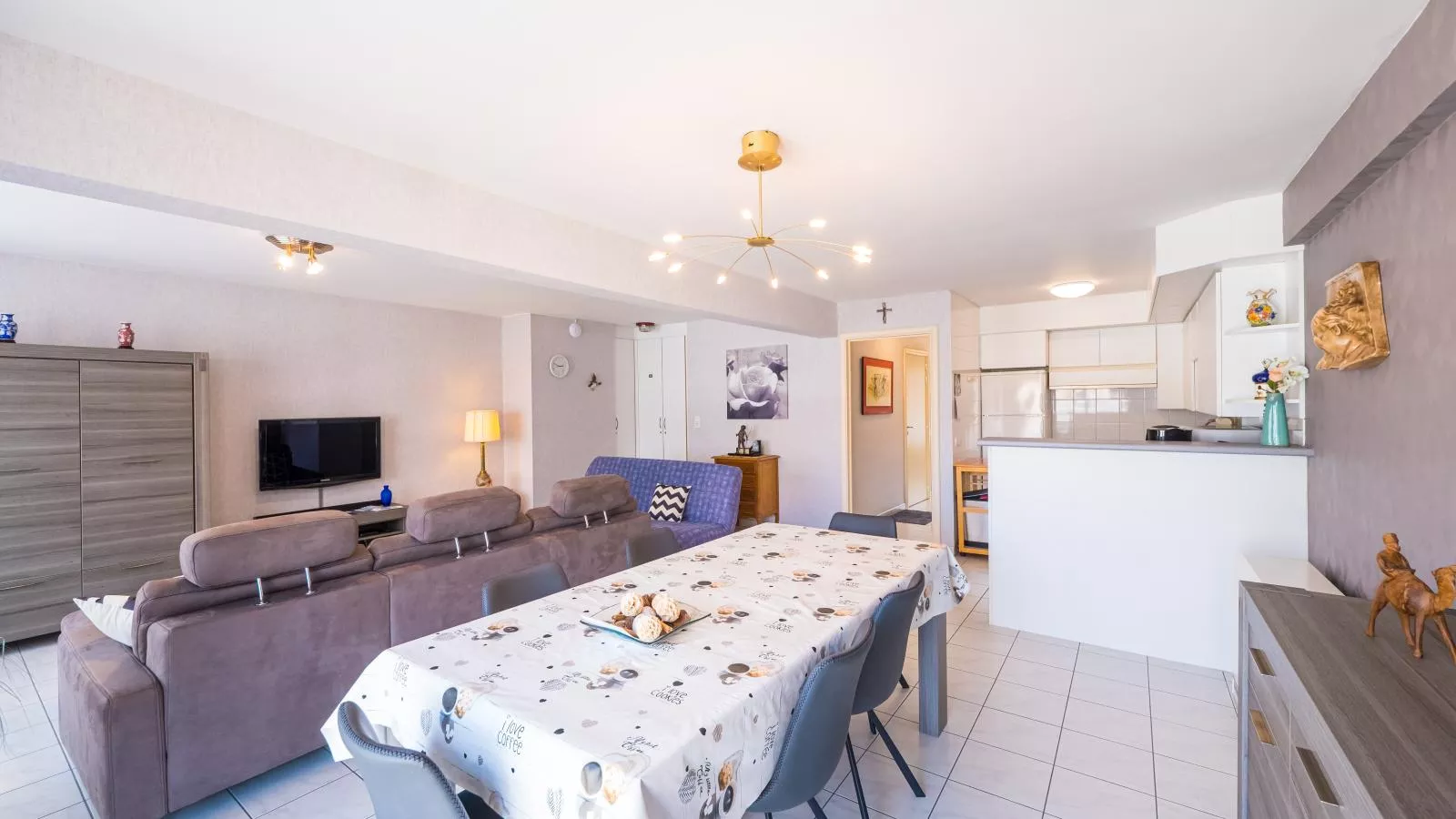 Princess I - 0302 + box 214 (Casino Parking)-Wohnzimmer