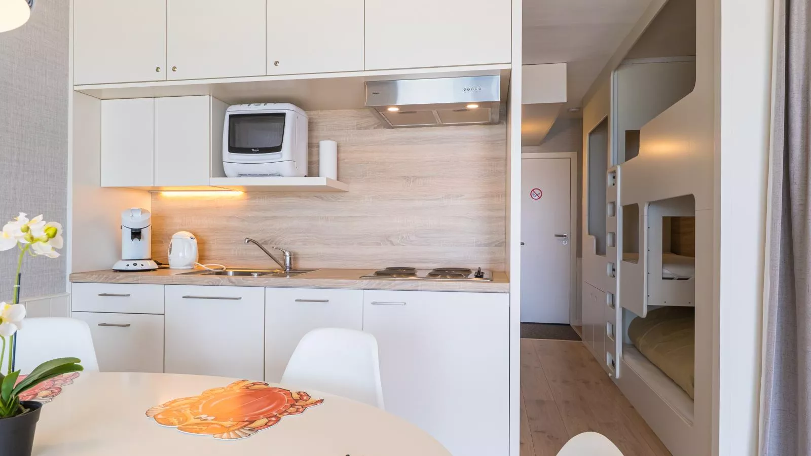 Darwin II - 0605 + box 41 (Green Garden)-Cuisine