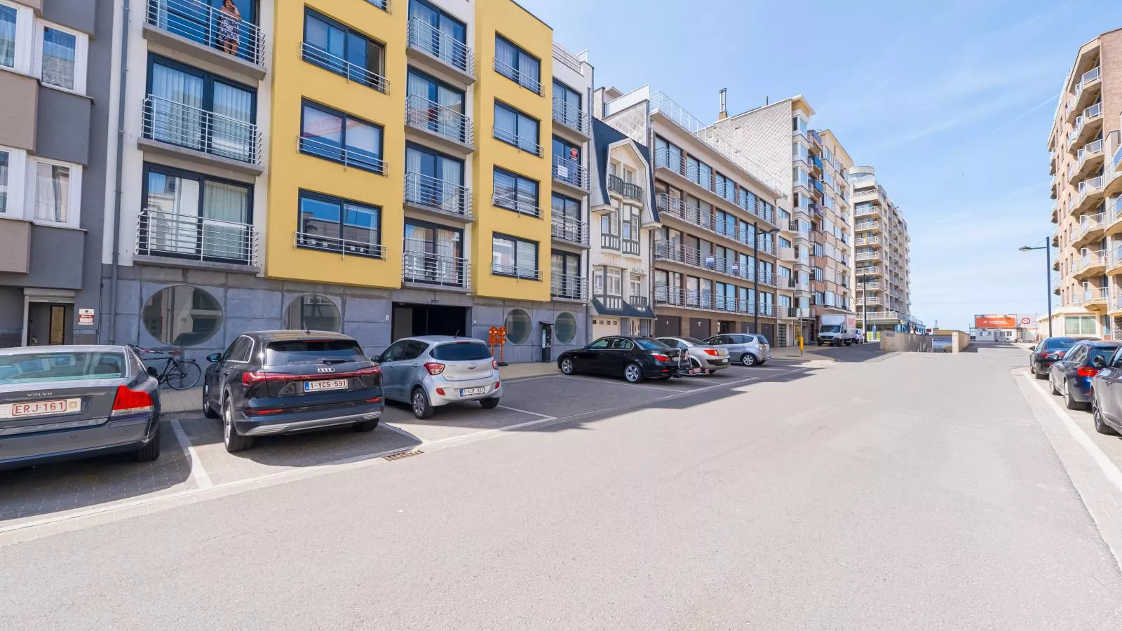 Princess I - 0302 + box 214 (Casino Parking)-Im Freien