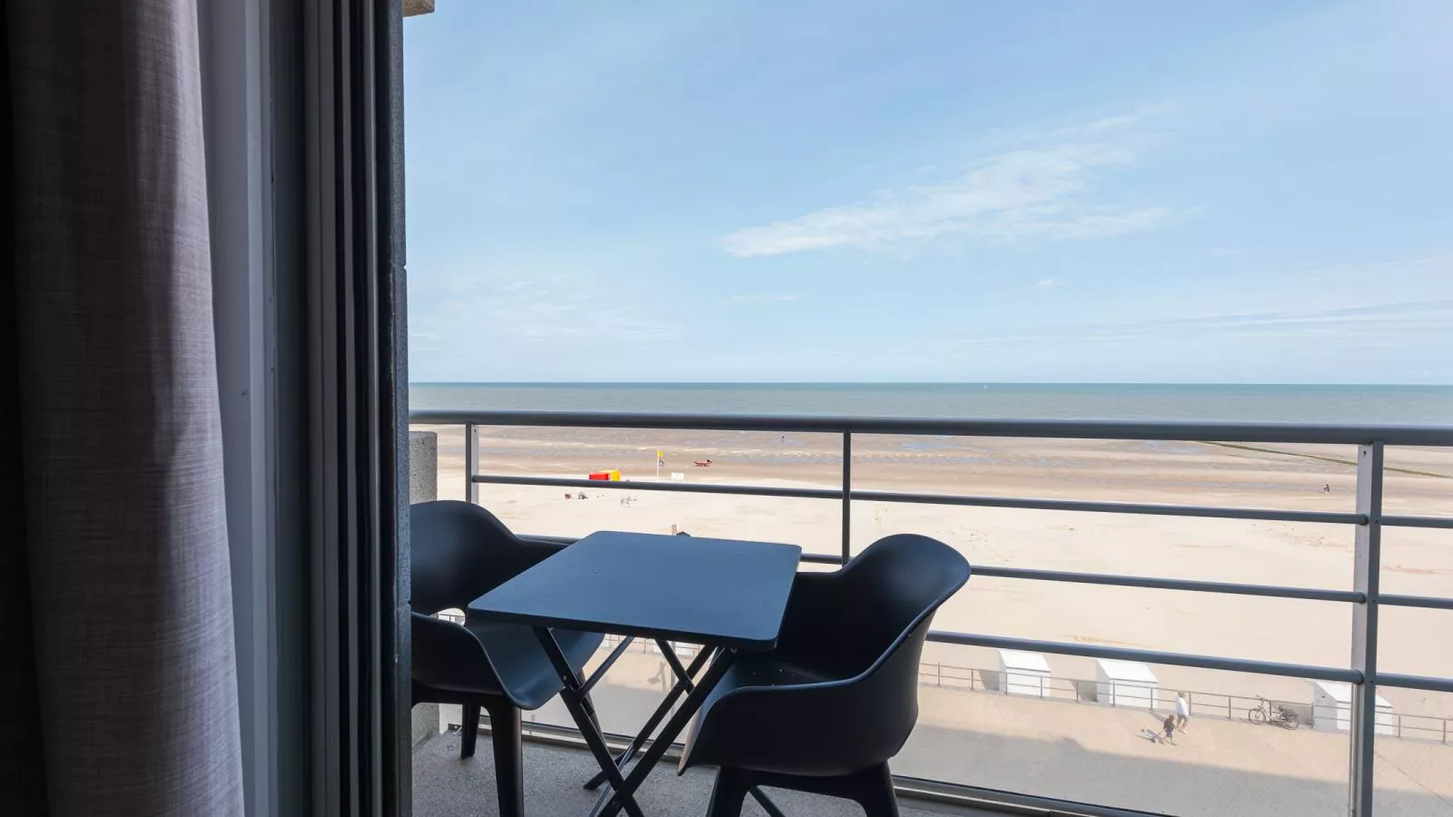 Manager  - 0409 + box 5-Terrace balcony