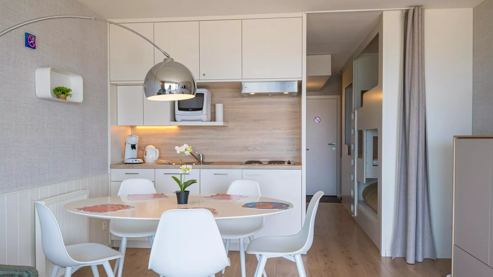 Darwin II - 0605 + box 41 (Green Garden)-Cuisine