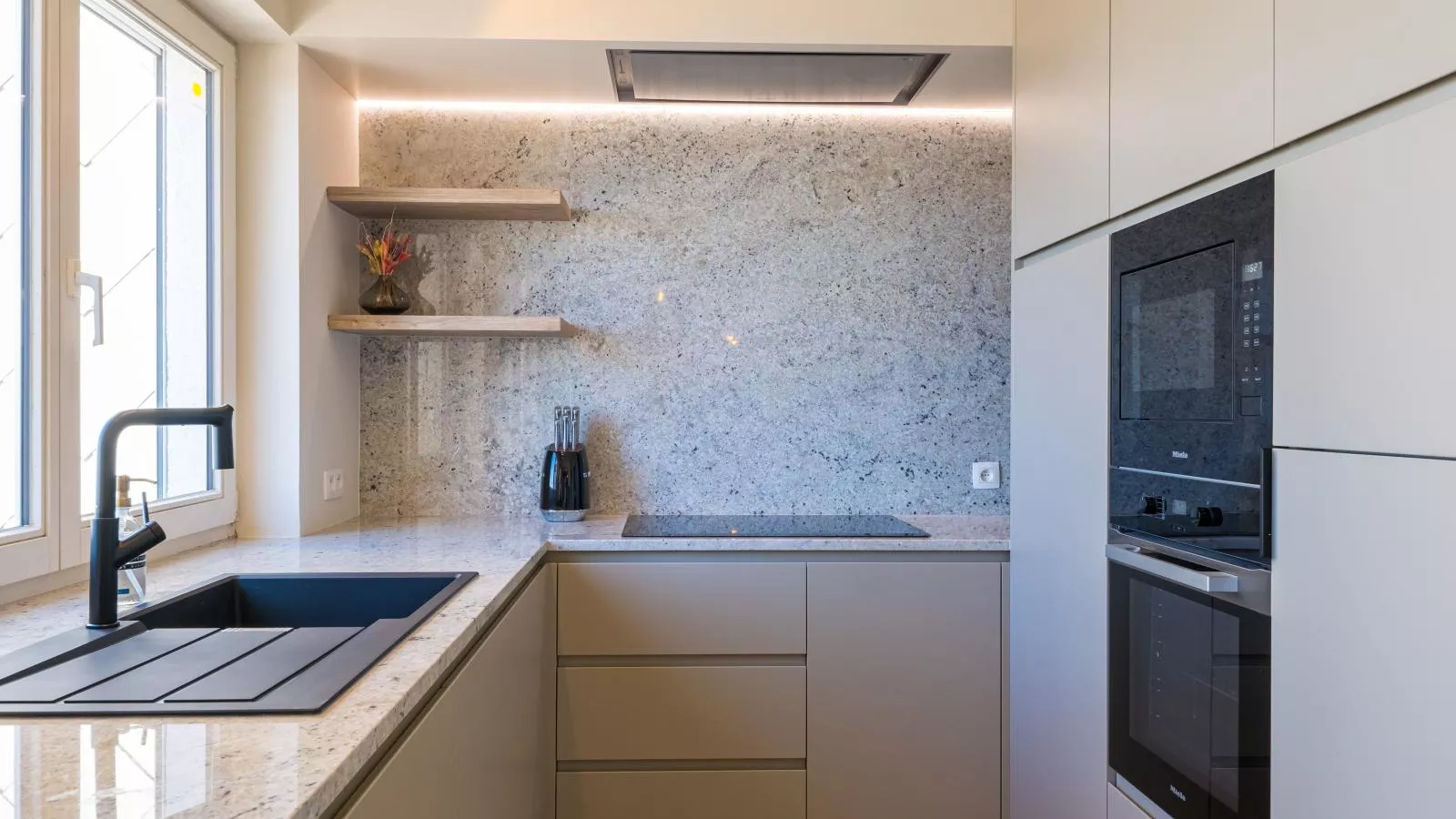 Lakme - 0801 + box 16 (Villa Georges II)-Kitchen