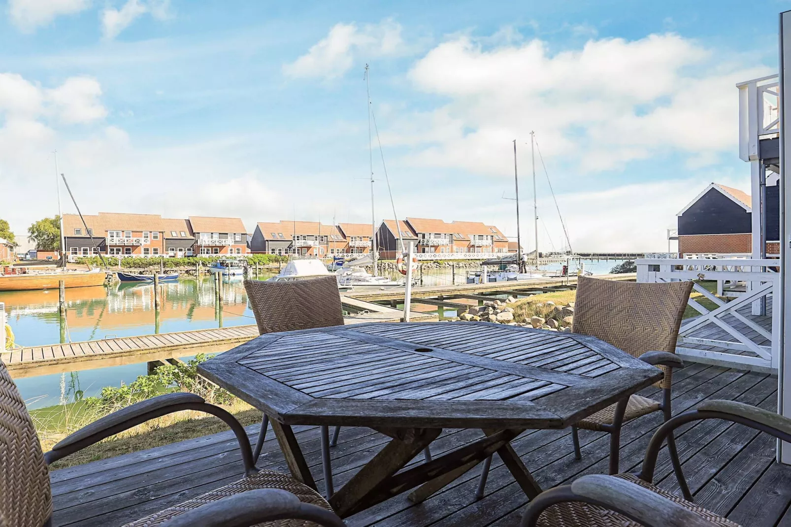 3 roomm/Harbour vground/1floorPr-Im Freien