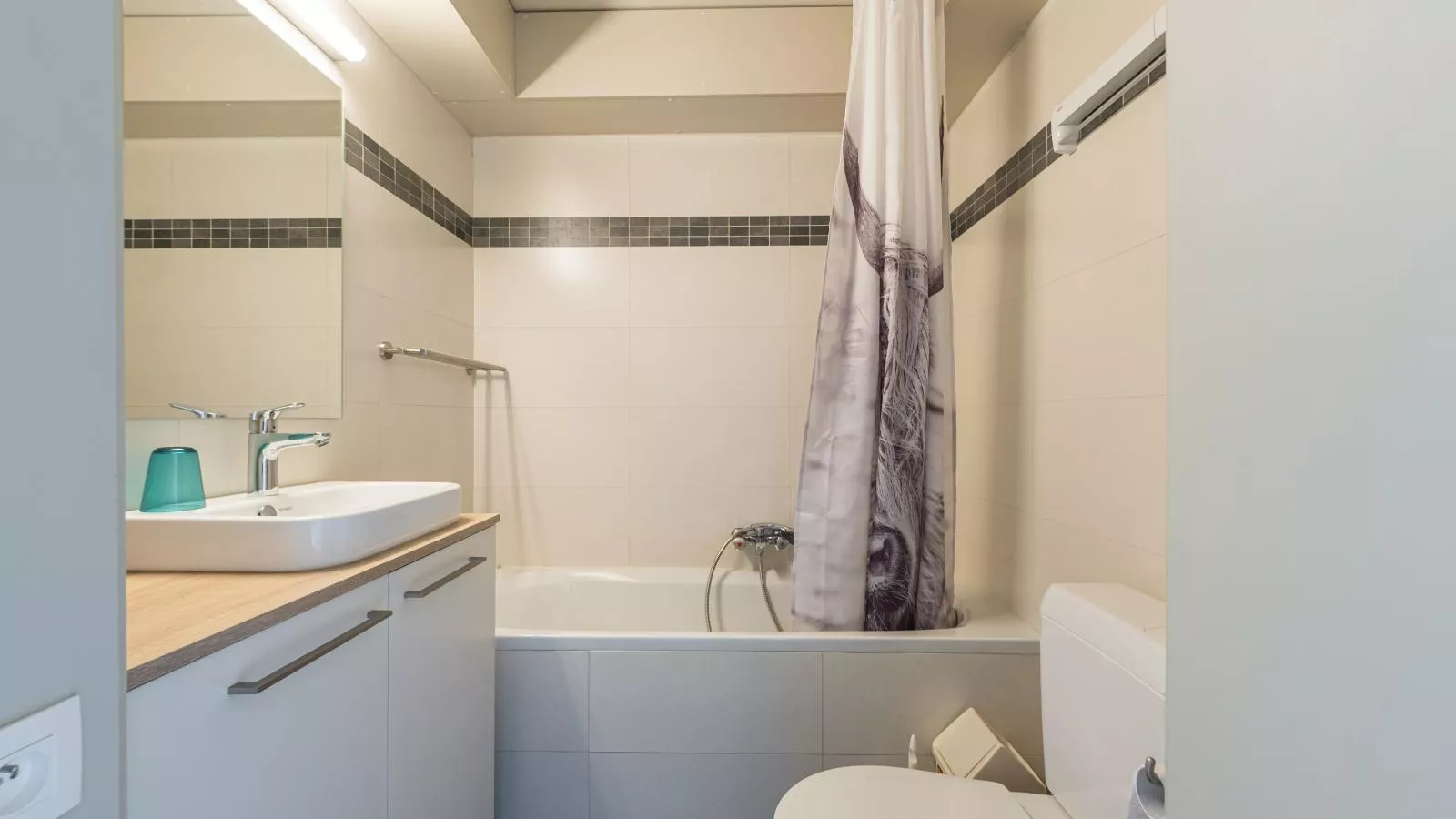 Darwin II - 0605 + box 41 (Green Garden)-Salle de bain