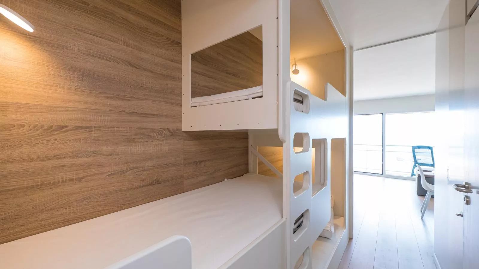 Darwin II - 0605 + box 41 (Green Garden)-Chambre