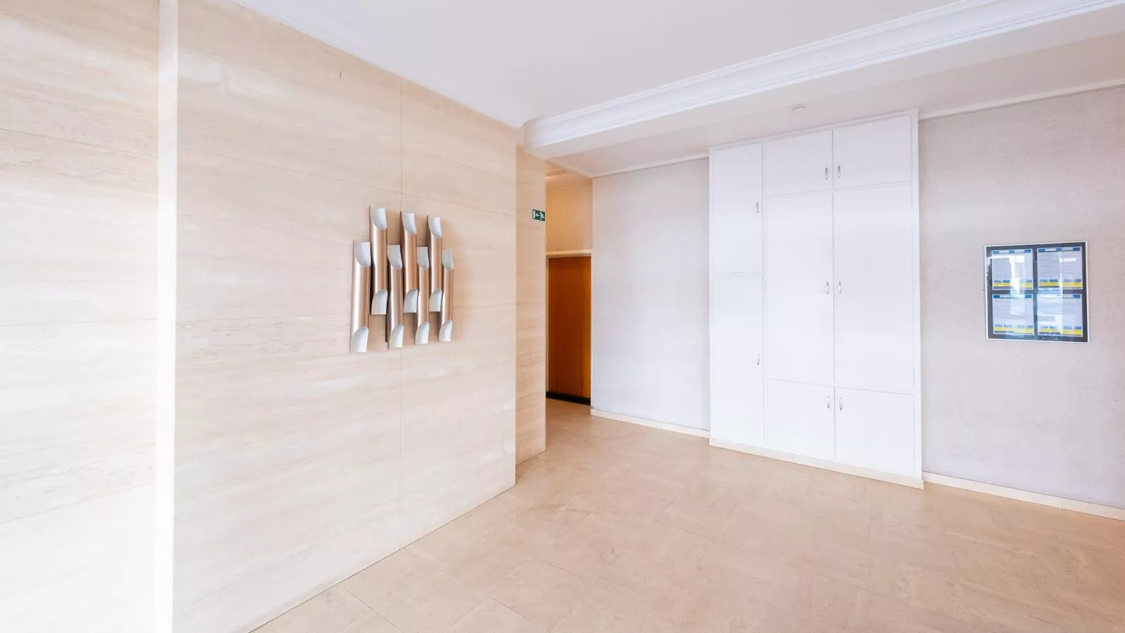 Sunflower - 0705-Hall / réception