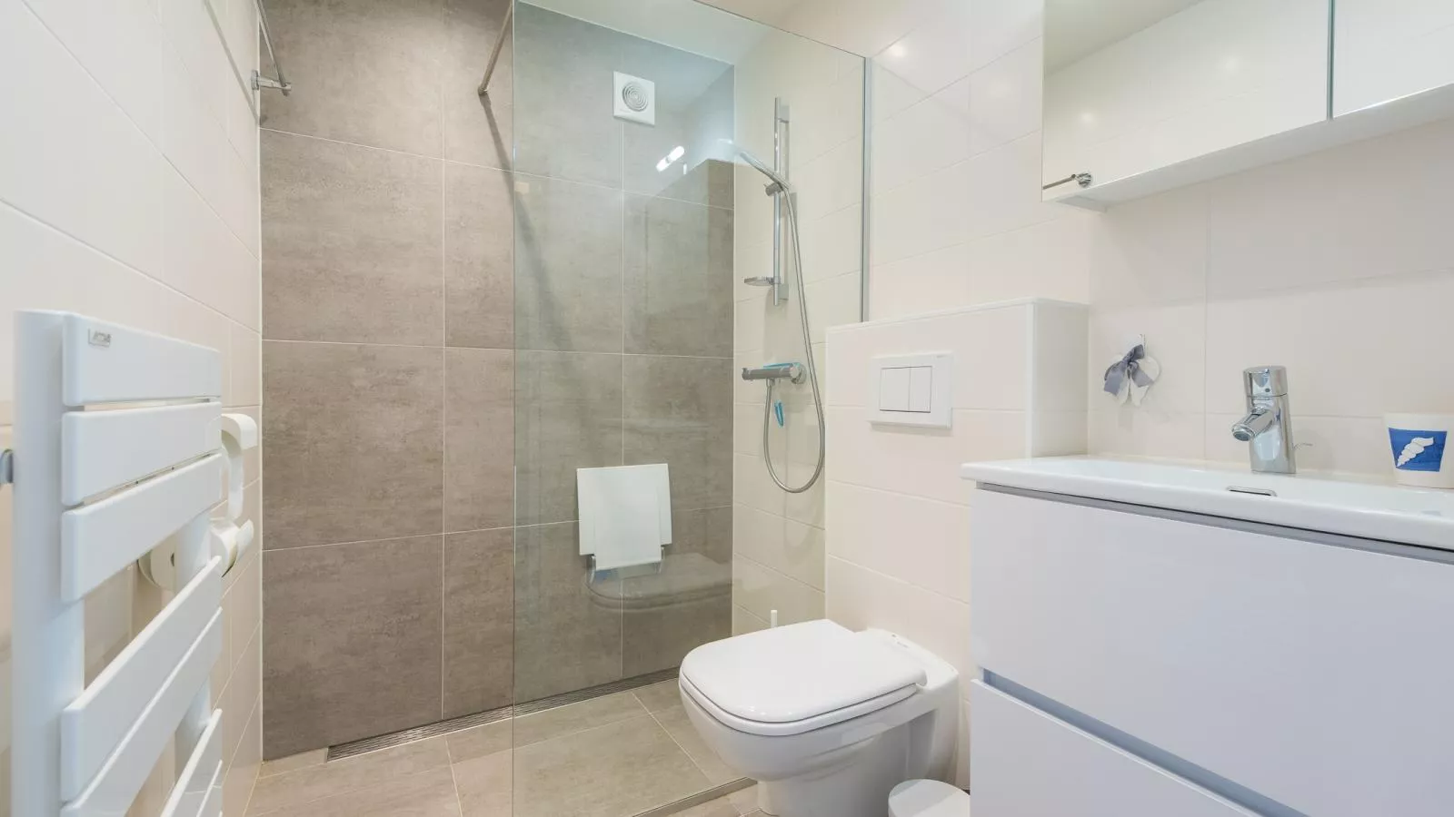 Manager  - 0409 + box 5-Bathroom