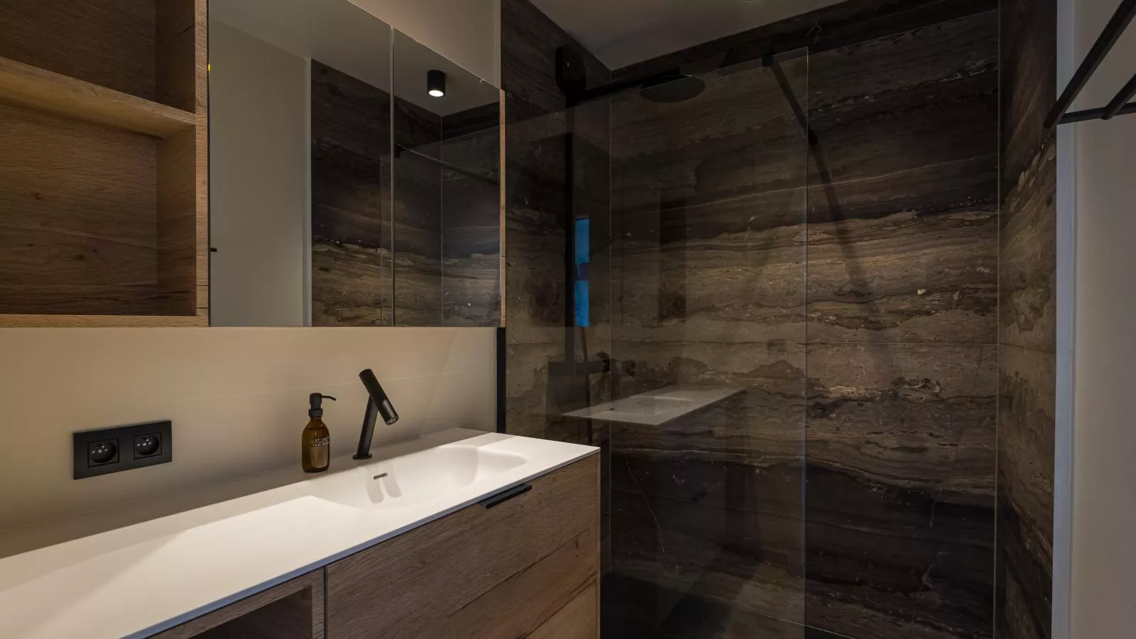 Lakme - 0801 + box 16 (Villa Georges II)-Bathroom