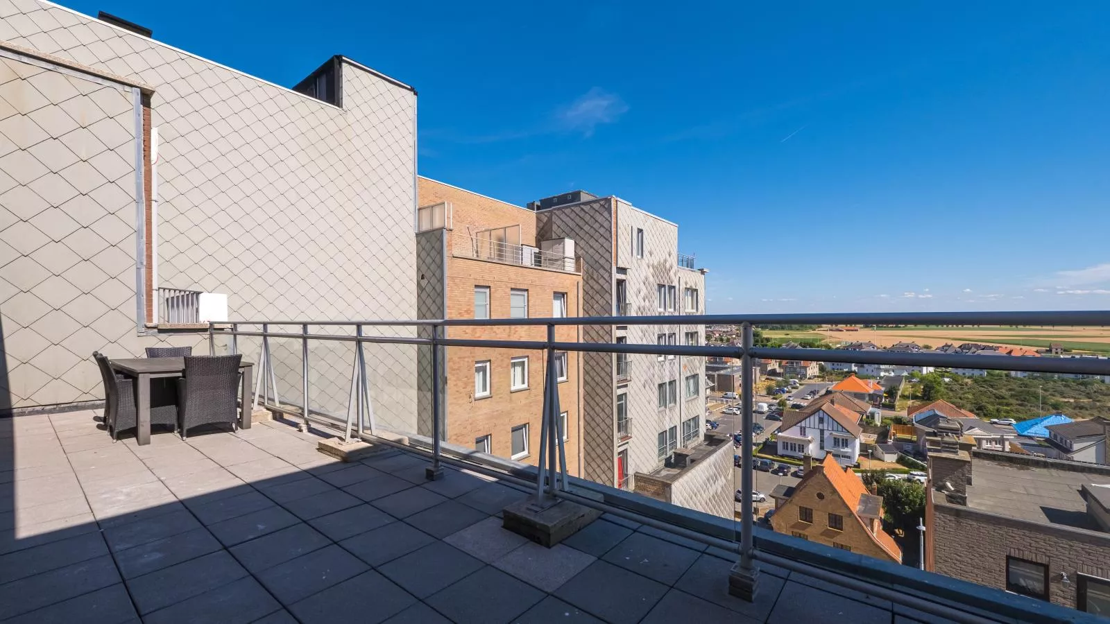 Lakme - 0801 + box 16 (Villa Georges II)-Outdoor