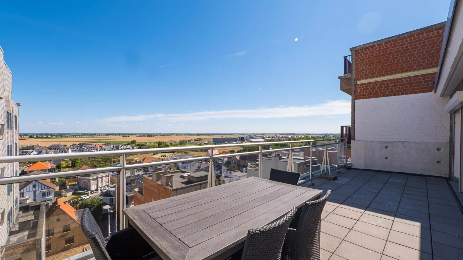 Lakme - 0801 + box 16 (Villa Georges II)-Outdoor