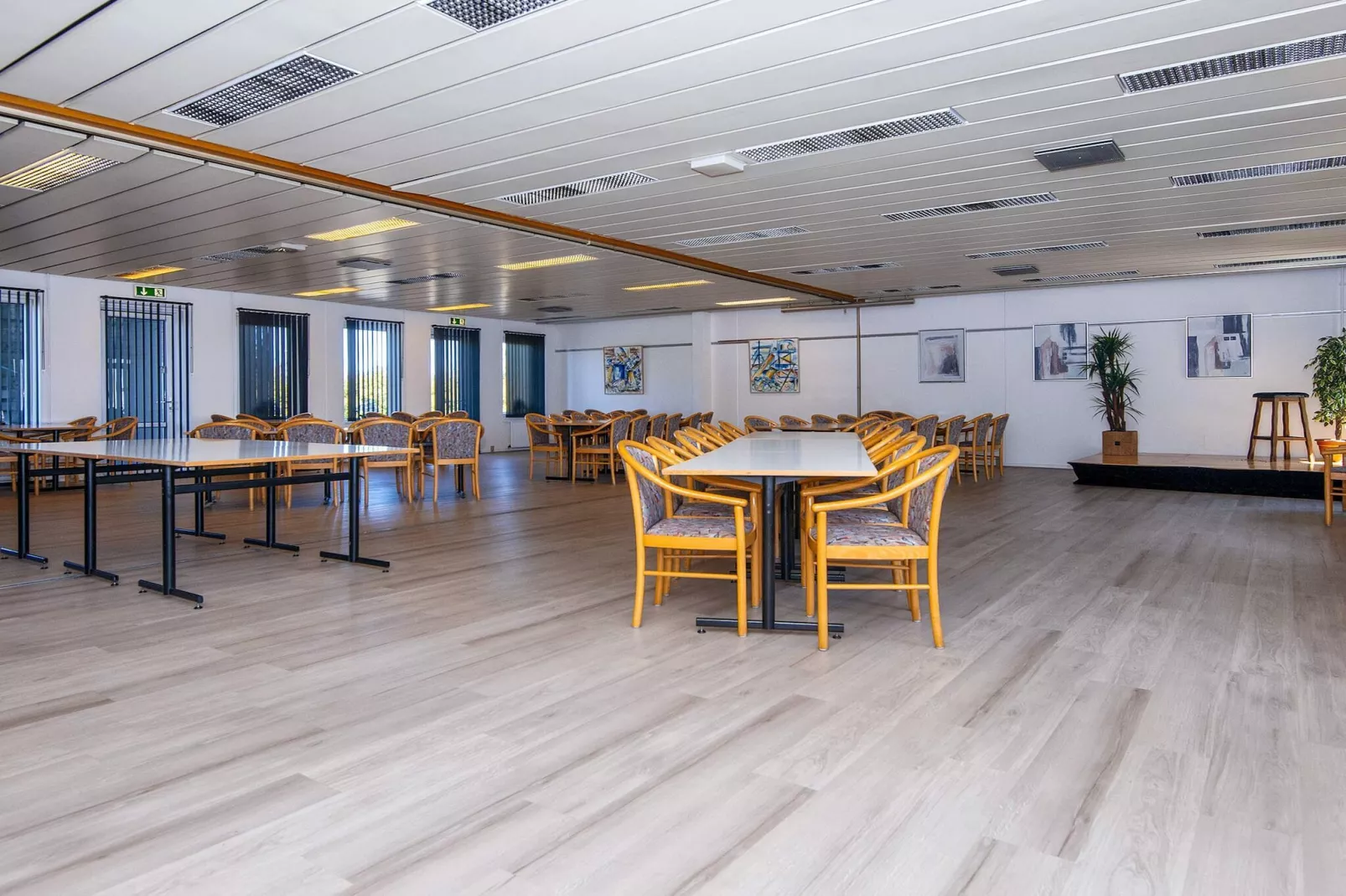 3 roomground floor or 1Premium-Indoor