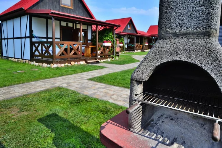 Piętrowe domki wakacyjne dla 5 osób w Bobolinie-Exterior in summer