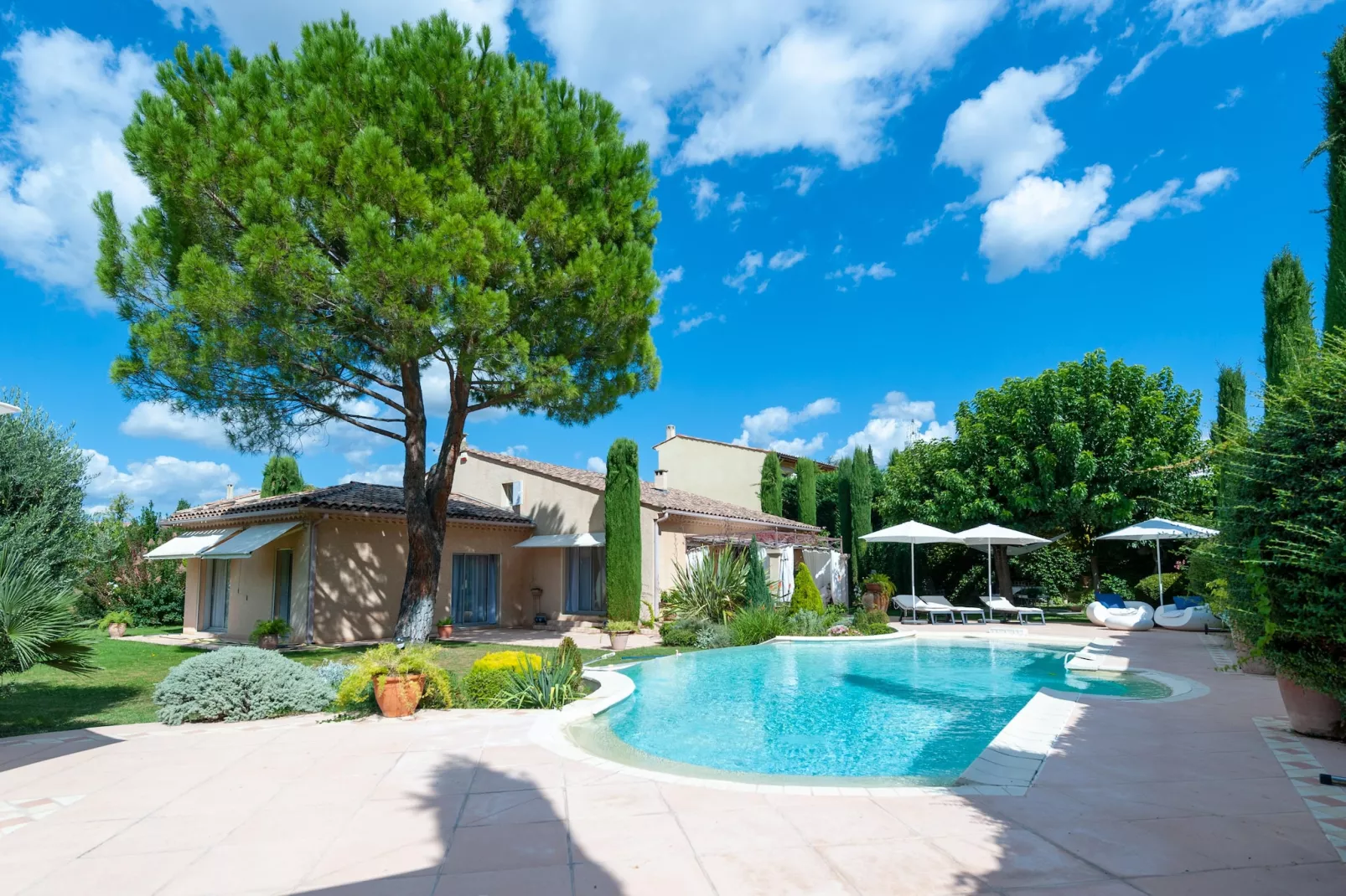 La provençale-Schwimmbad