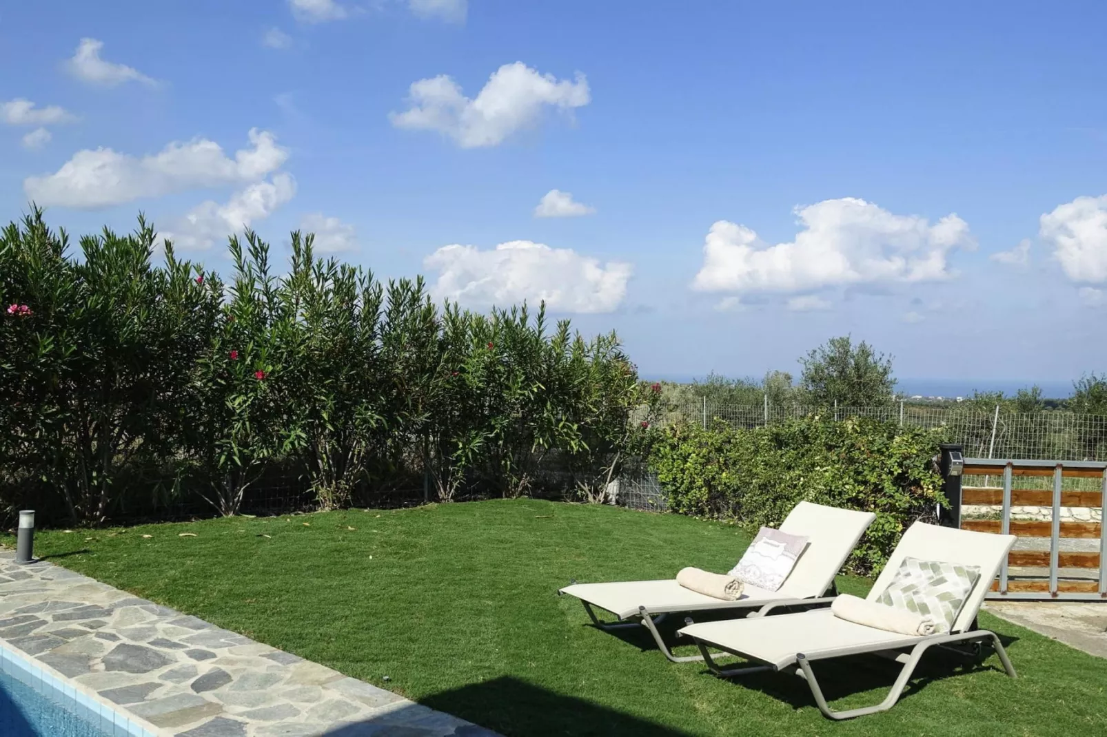 Holiday home, Kyrianna-Villa Anna-Jardins en été