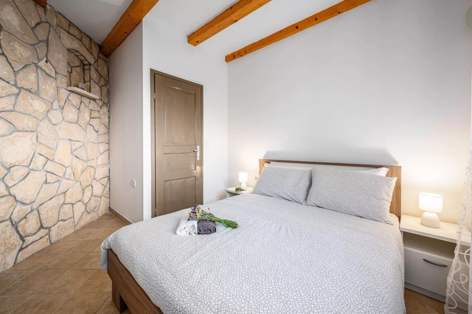 Lara 8 - Shared Pool, Sauna, Jacuzzi - Bedroom