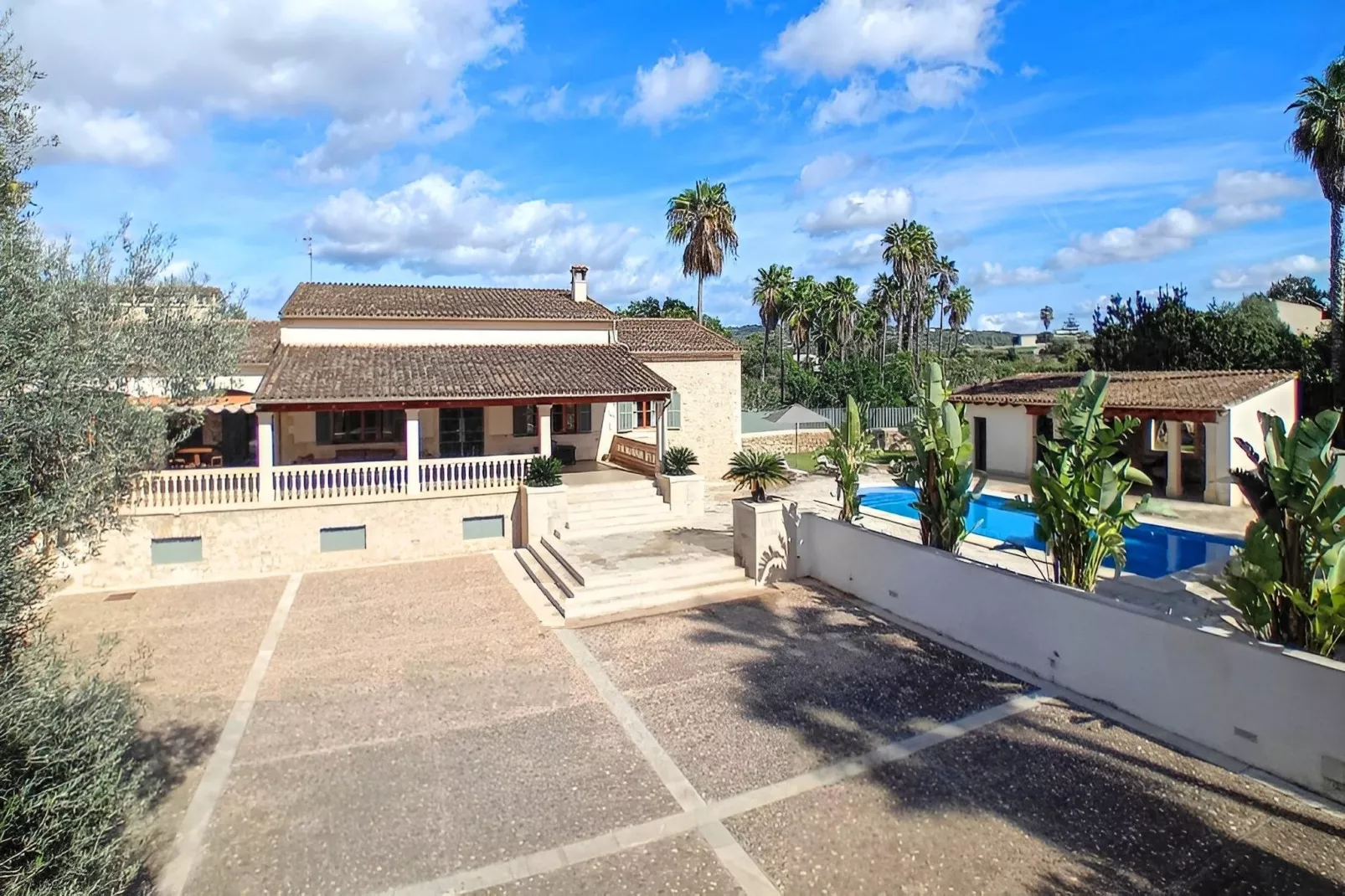 La Canova Manacor-Exterior in summer