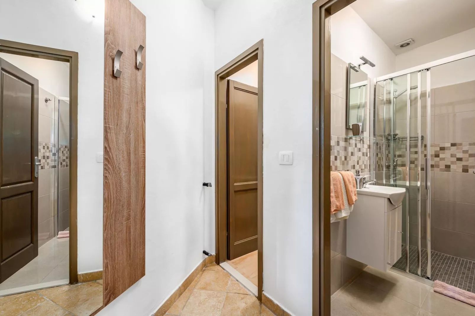 Lara 8 - Shared Pool, Sauna, Jacuzzi - Bathroom