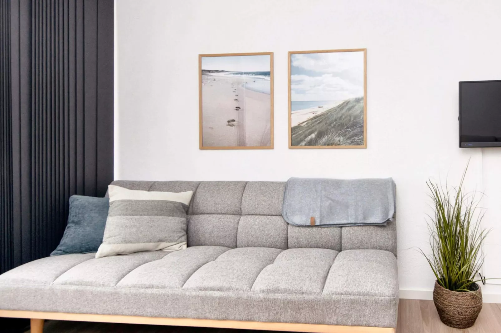 1 roomView couGFloor/1floorPrem-Indoor