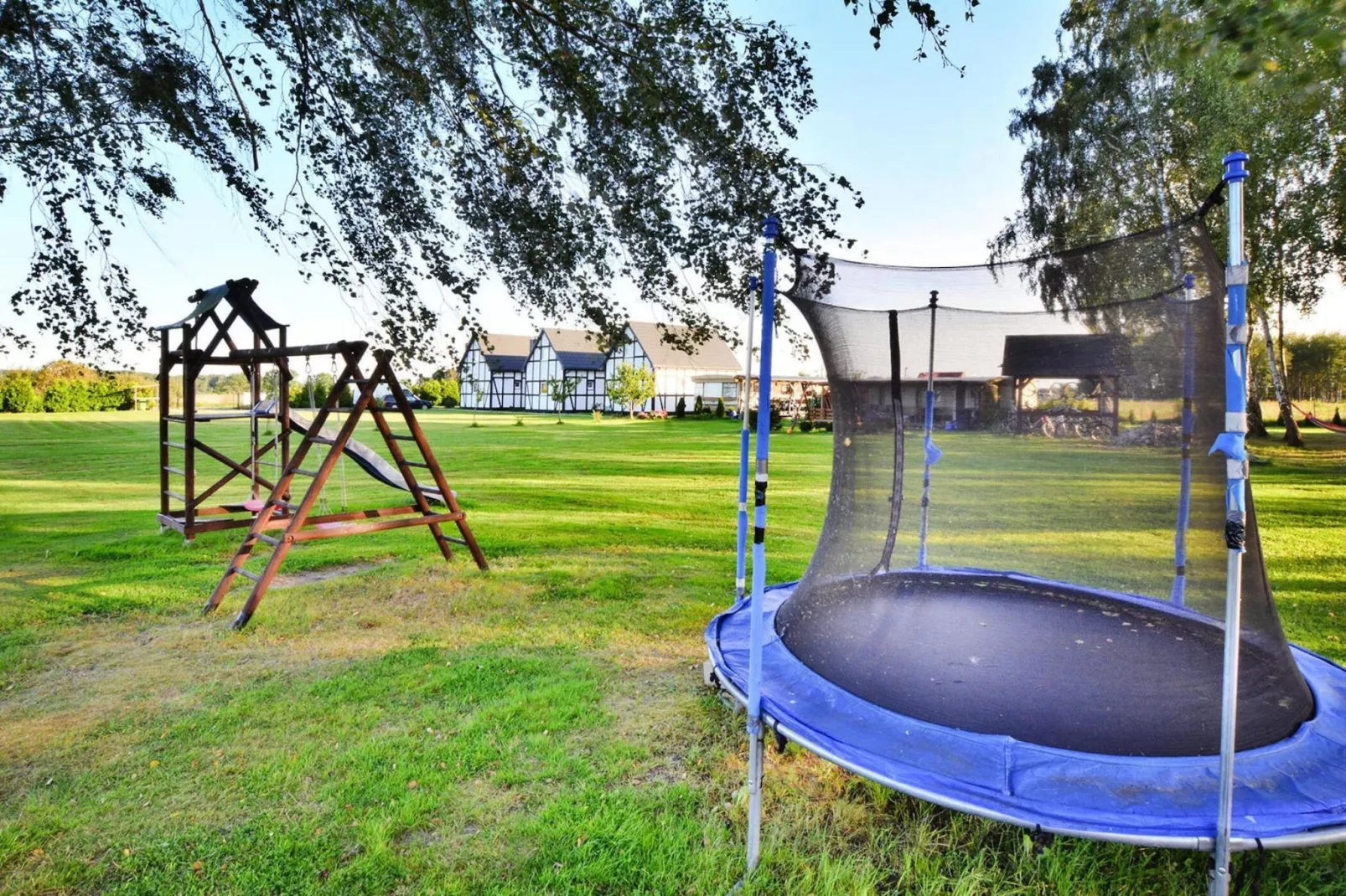 Domki Pani Marii 50 m2 dla 6 osób Jarosławiec-Garten Sommer