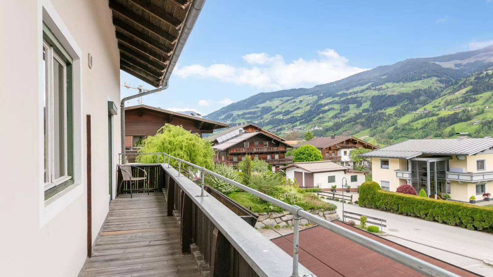 Wiesenglück-Terrace balcony