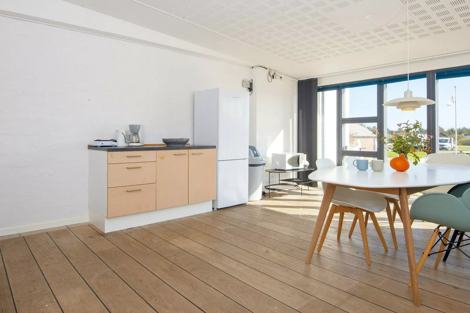 1 roomView couGFloor/1floorPrem-Indoor