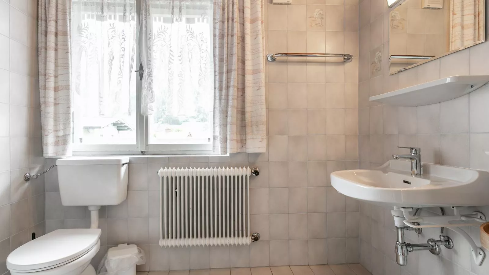 Wiesenglück-Bathroom