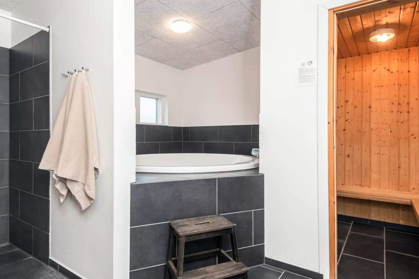 14 person holiday home in Glesborg - Spa