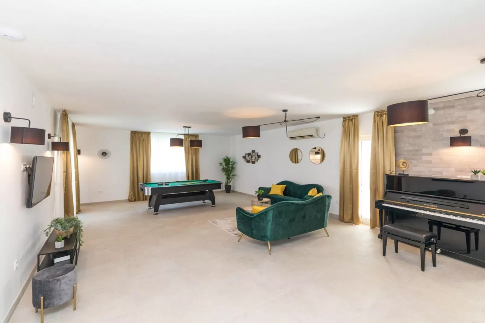 Scenic Elegant Trogir Villa with Pool - Five Bedroom Villa