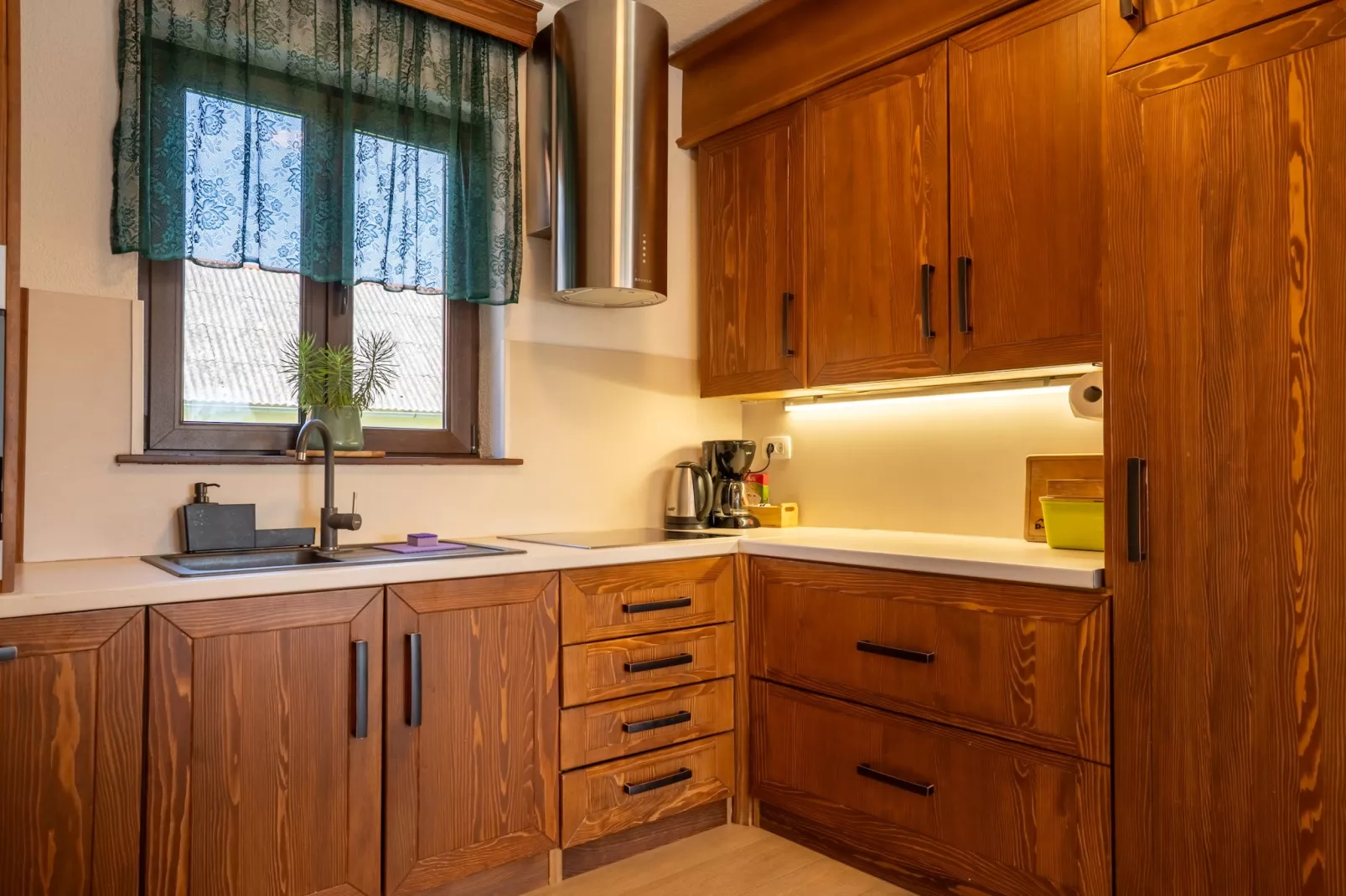 Villa Brusiana with covered heated pool-Cuisine