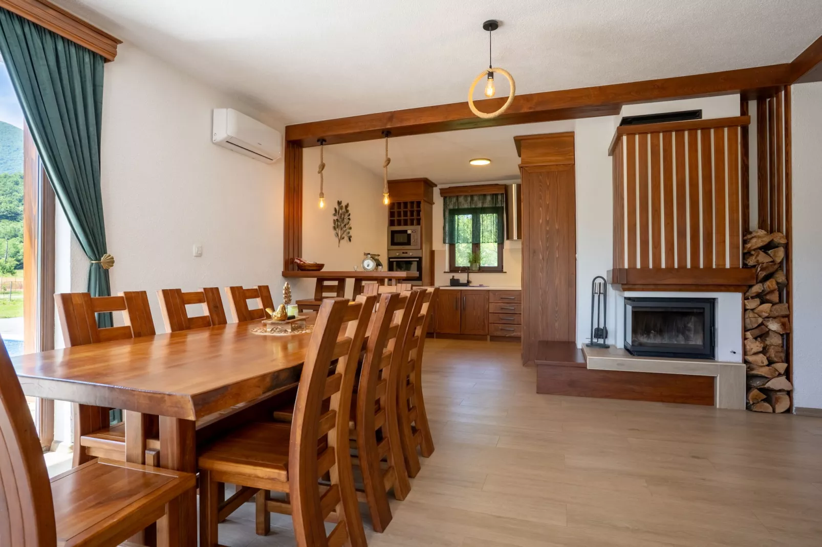 Villa Brusiana with covered heated pool-Salon