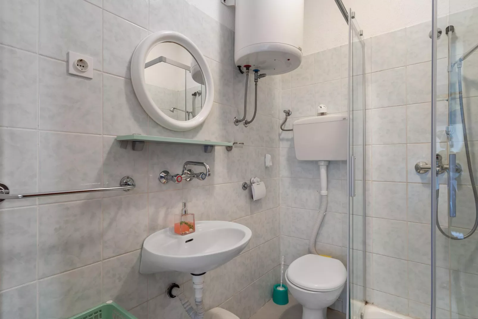 Apartments Bruna - one bedroom apartment A2-Bathroom