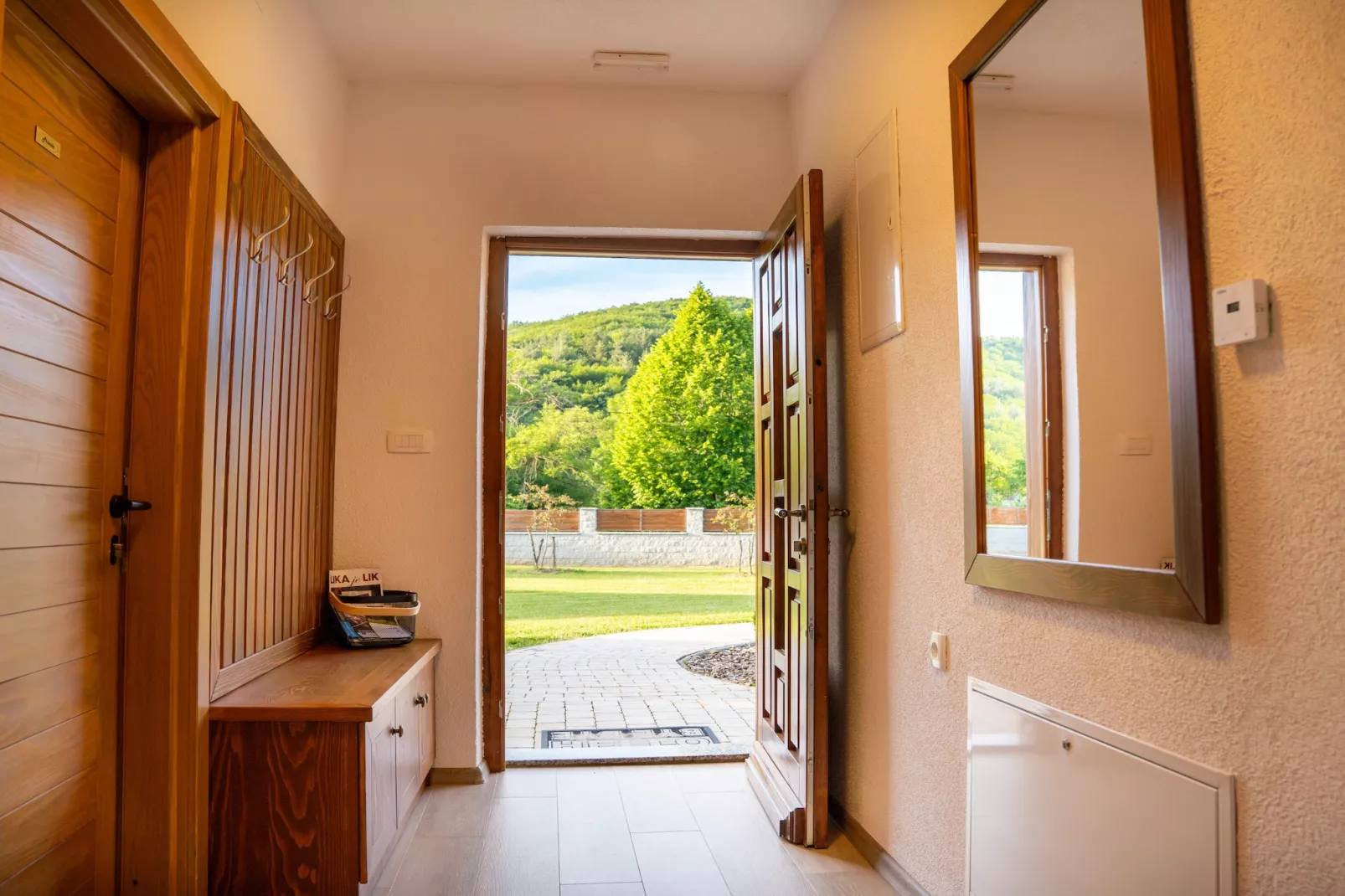 Villa Brusiana with covered heated pool-Salon