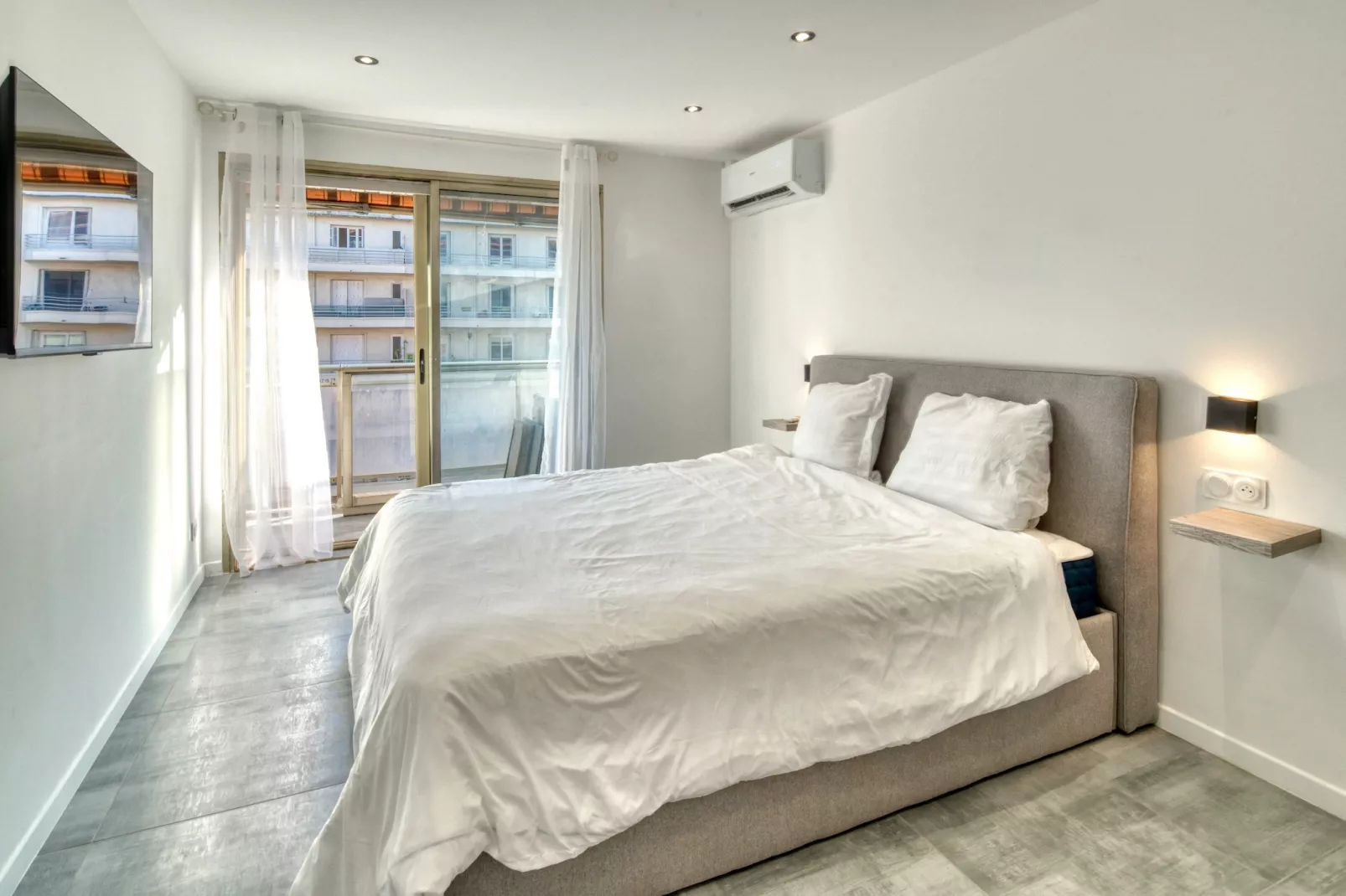 DS-116-POINCARRE-M-Untagged