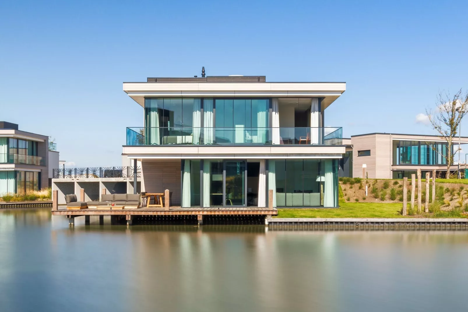 Harbour Village 15-Exterior summer