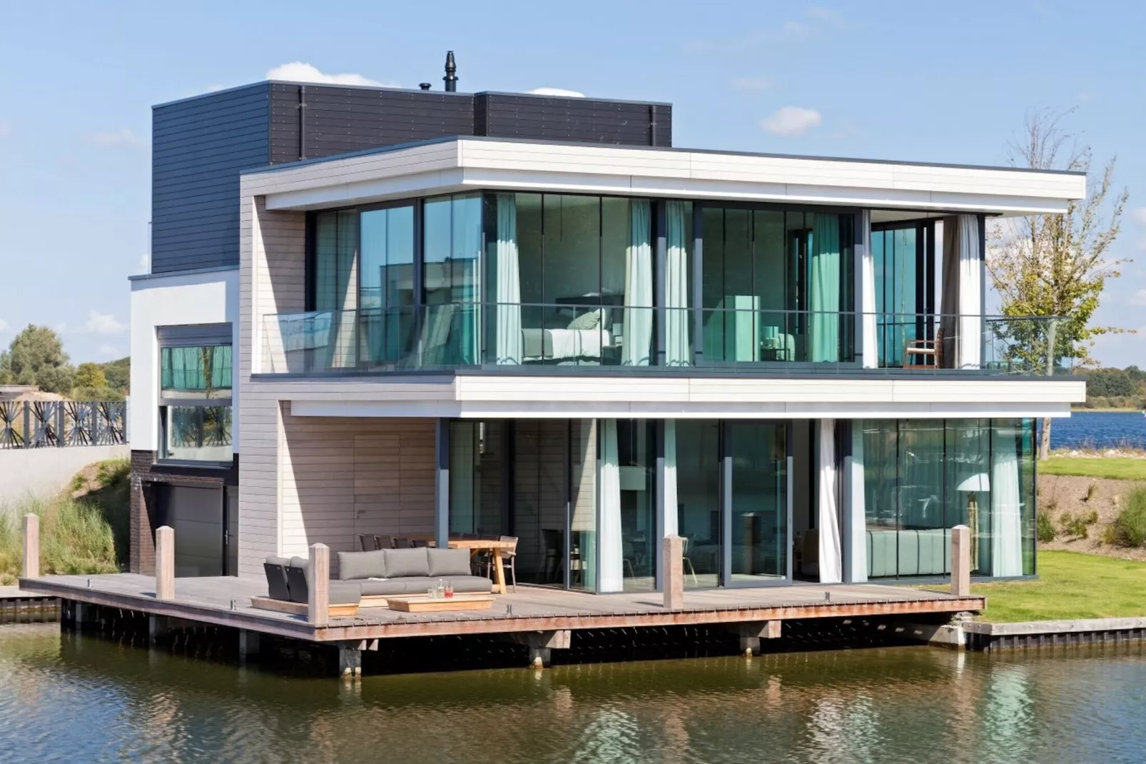 Harbour Village 15