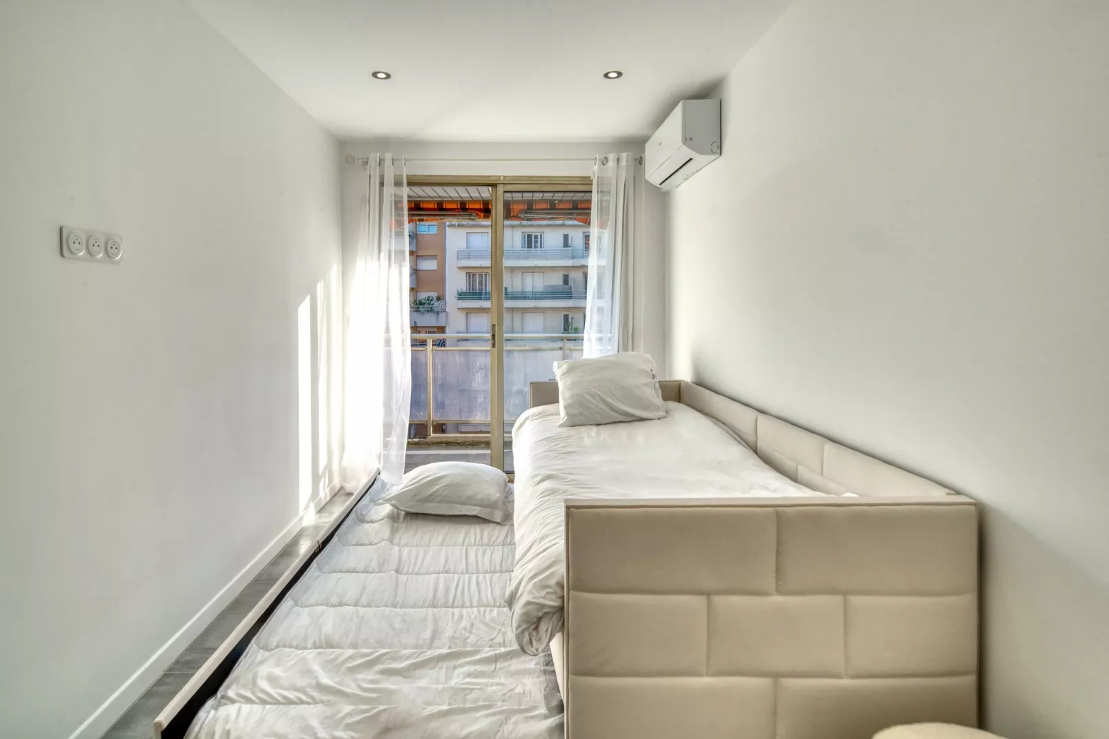 DS-116-POINCARRE-M-Untagged