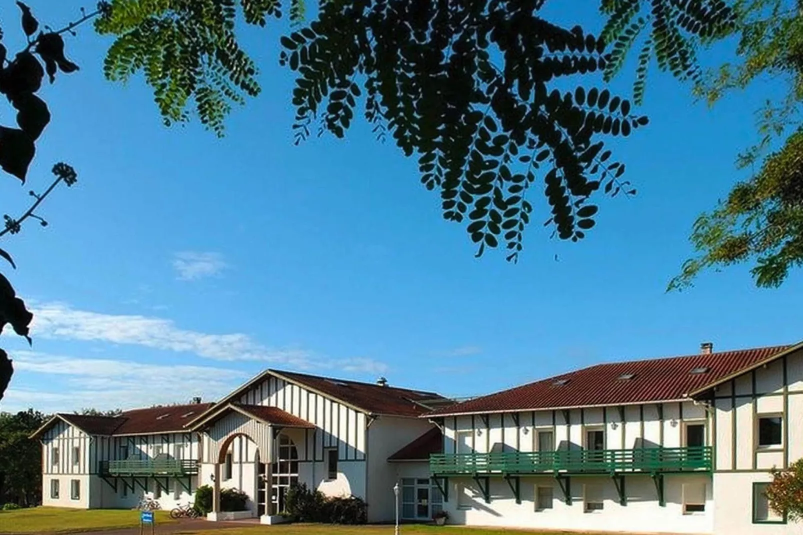 Residence Les Hameaux de la Chalosse Cassen // 2pcs 4 pers - Exterior in summer