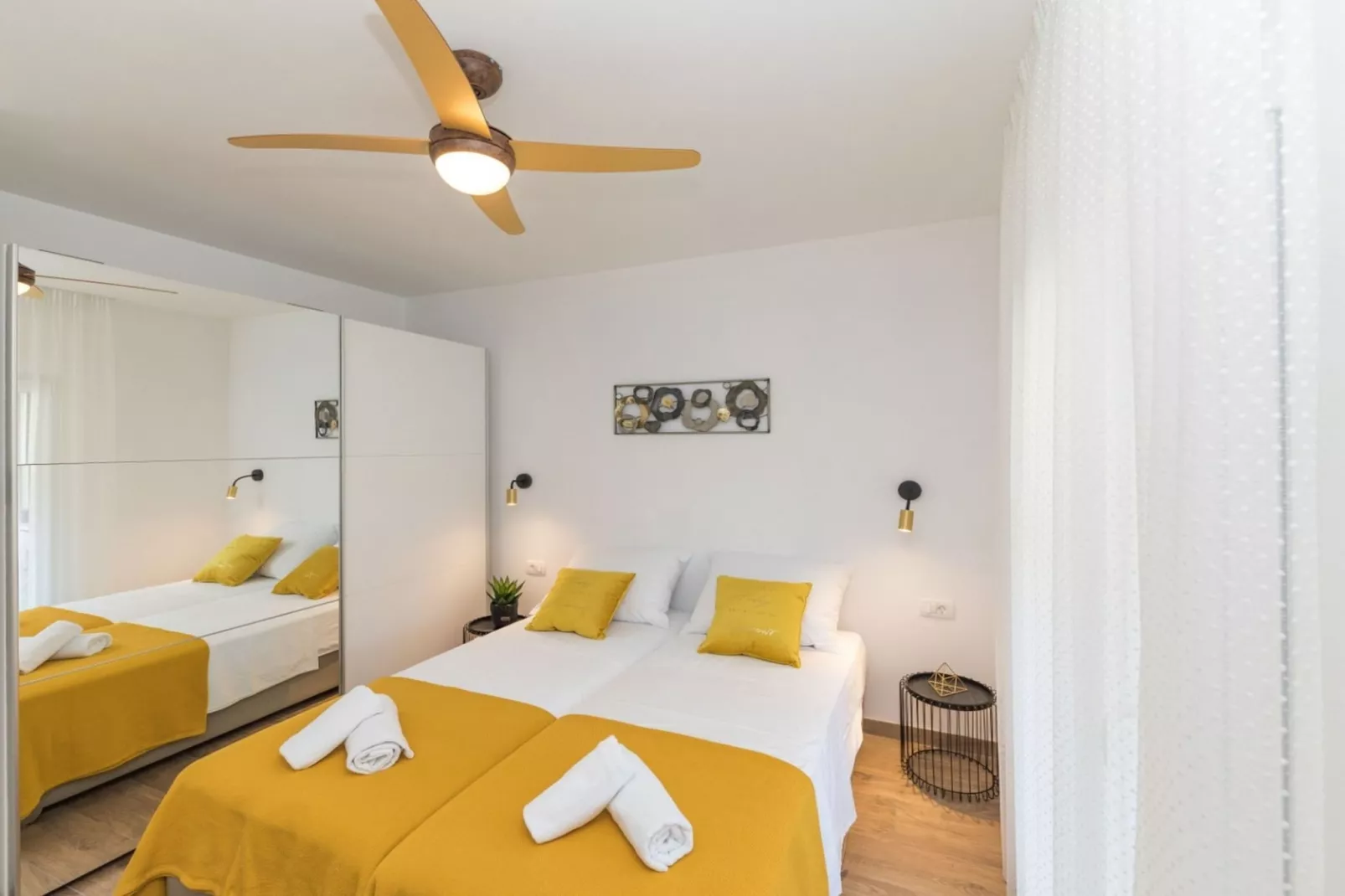 Scenic Elegant Trogir Villa with Pool - Five Bedroom Villa-Schlafzimmer