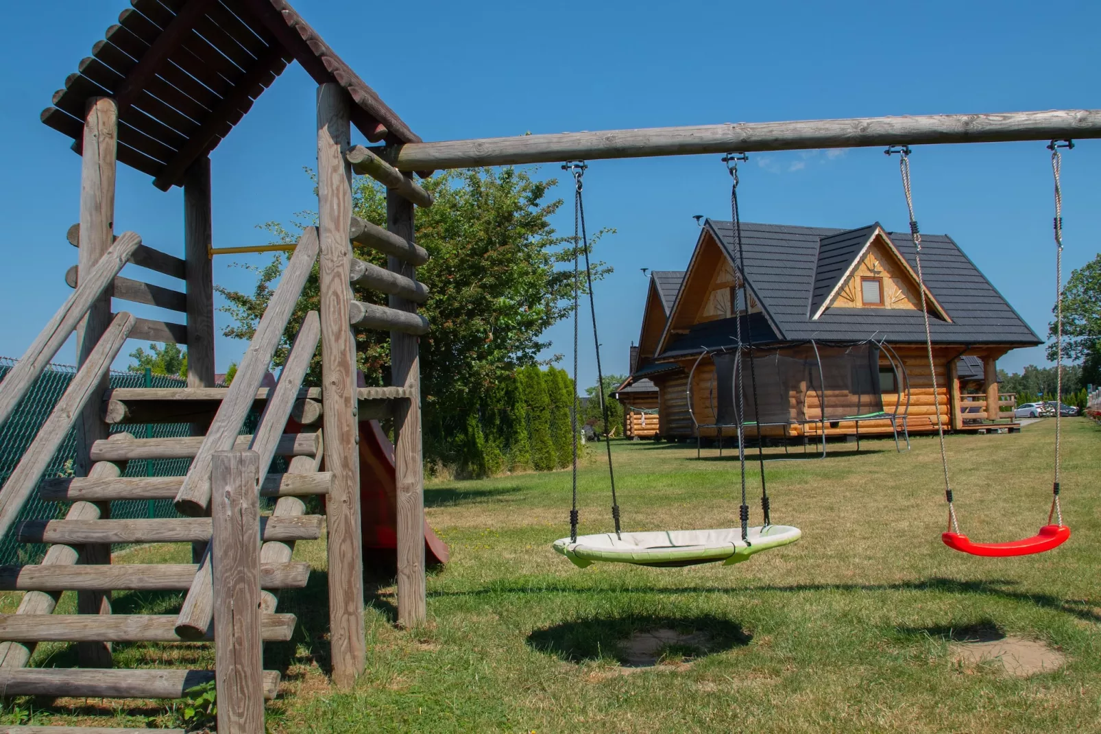 	Domki góralskie ZUMAR dla mx 6 osób Wicie-Gardens in summer