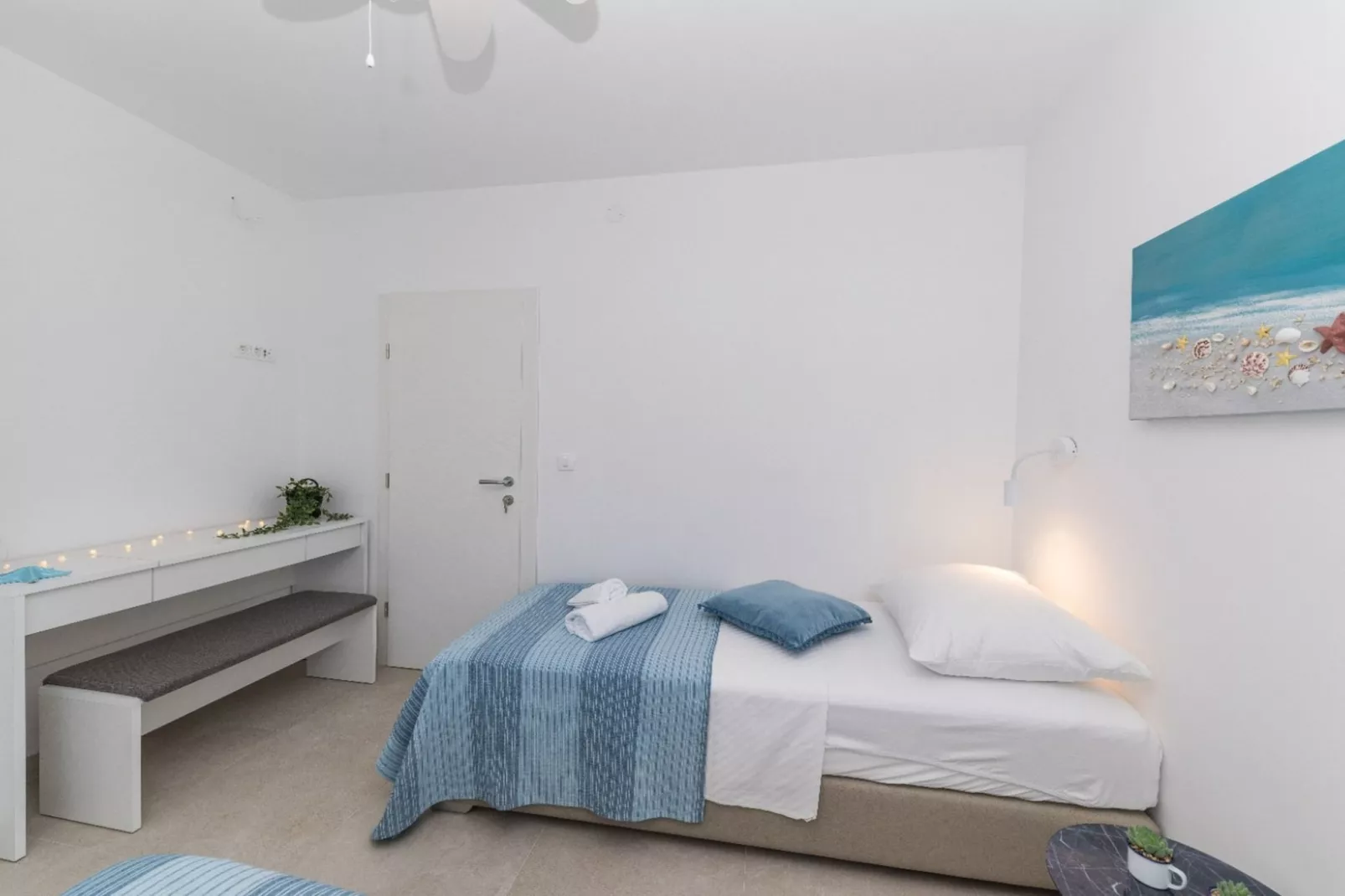 Scenic Elegant Trogir Villa with Pool - Five Bedroom Villa-Schlafzimmer