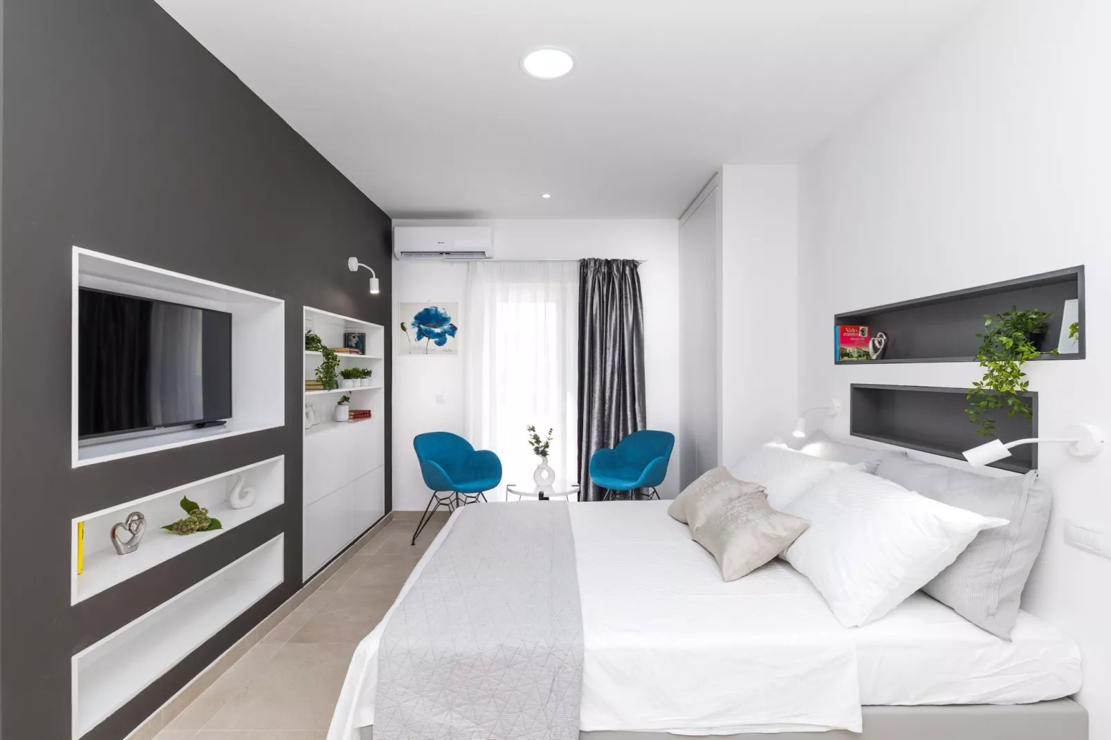 Scenic Elegant Trogir Villa with Pool - Five Bedroom Villa-Schlafzimmer