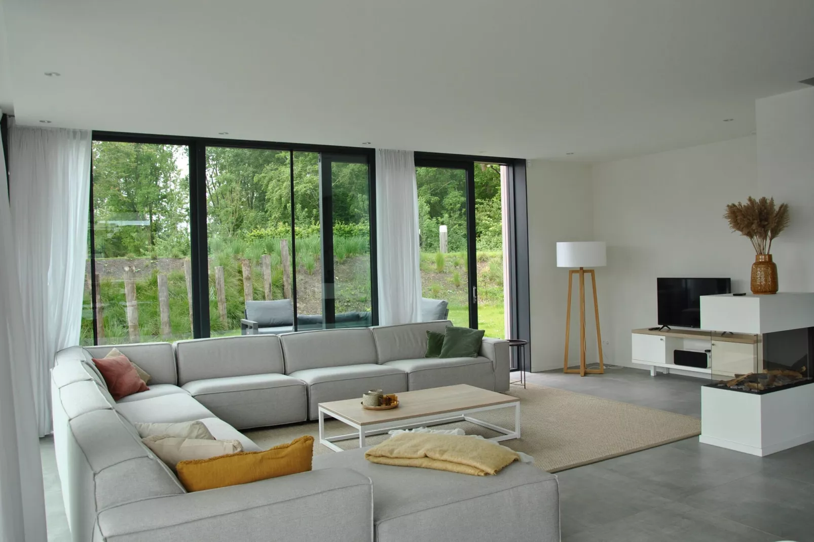 Harbour Village 15-Living room