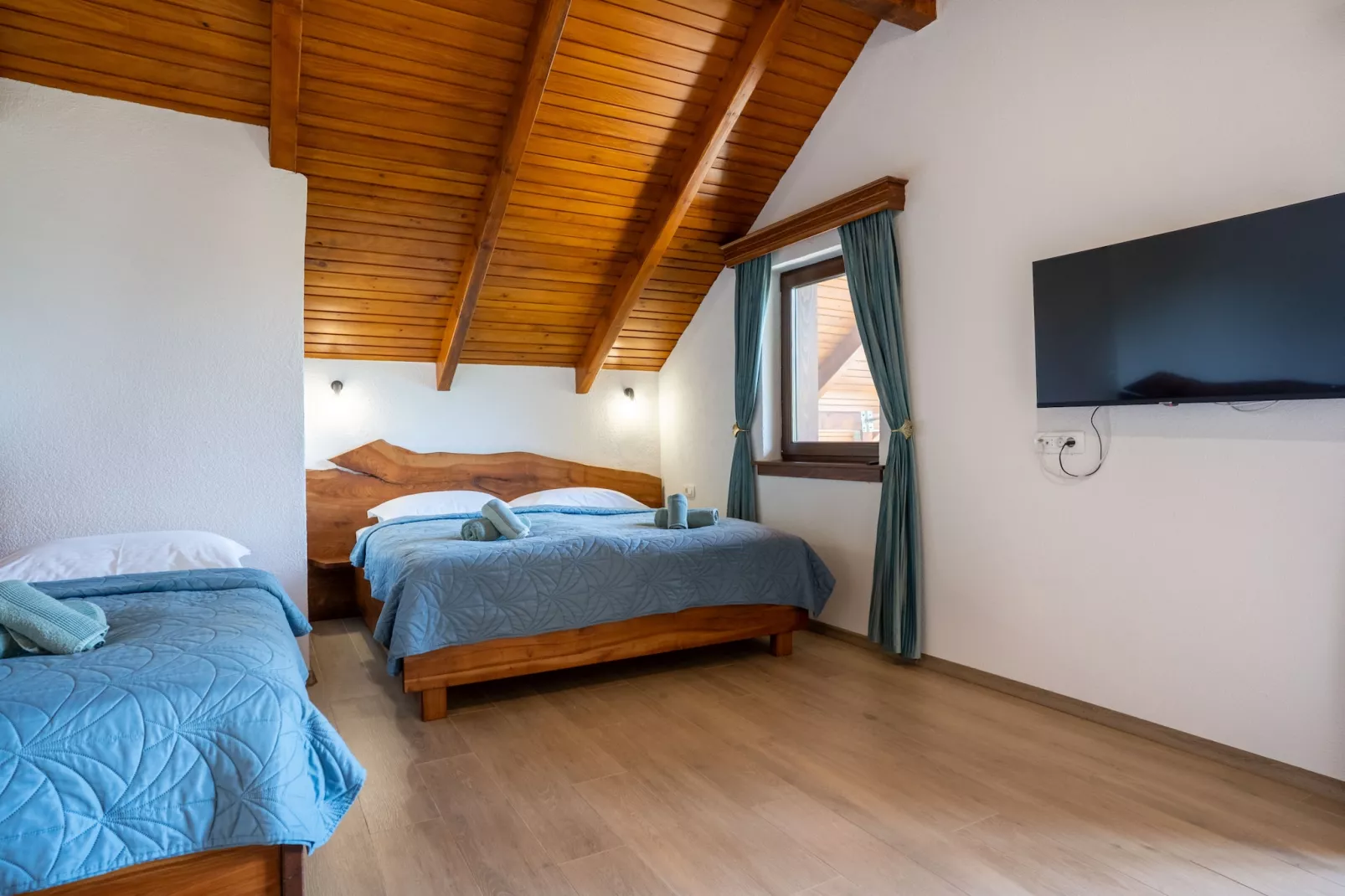 Villa Brusiana with covered heated pool-Chambre