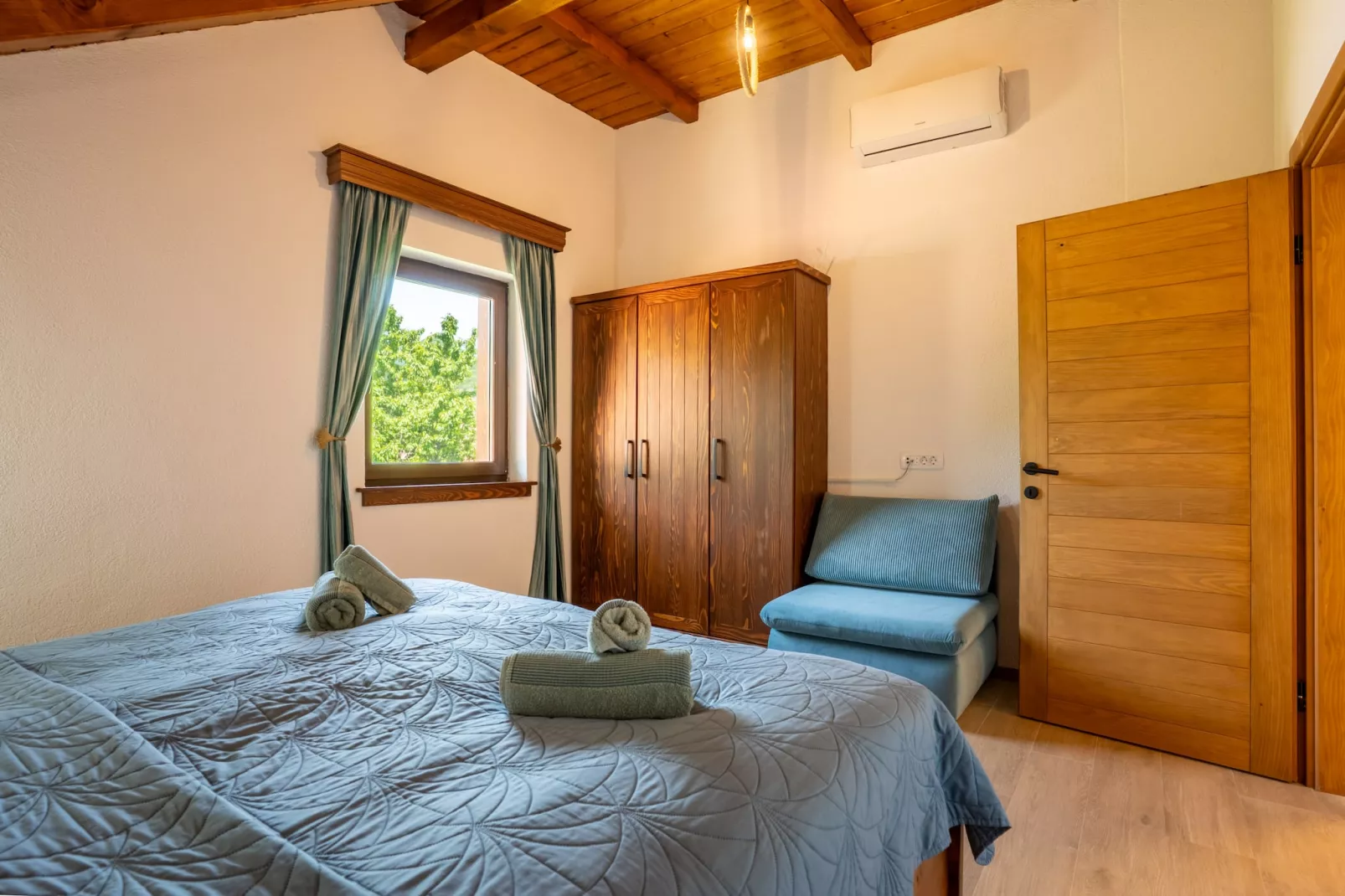 Villa Brusiana with covered heated pool-Chambre