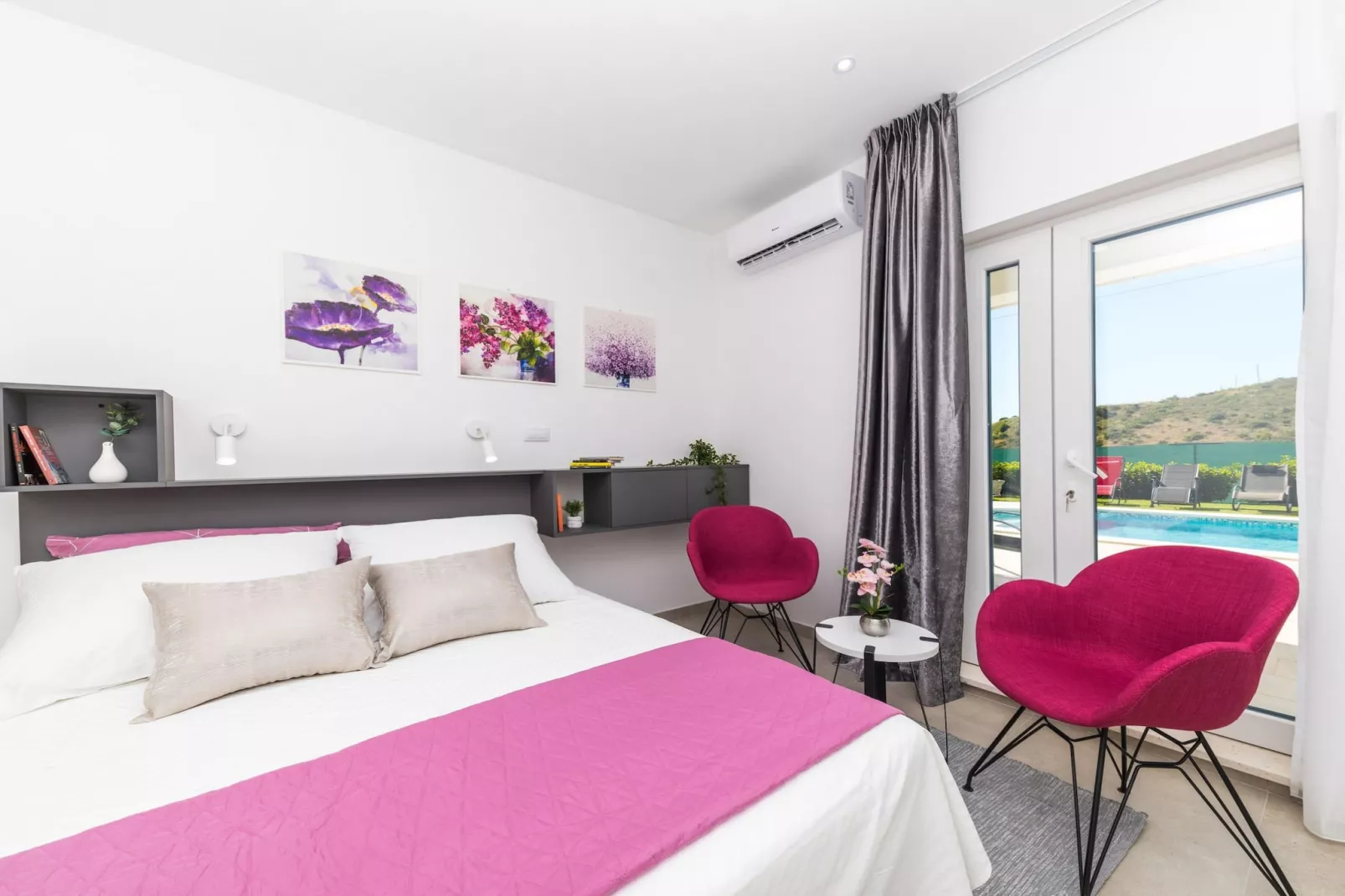 Scenic Elegant Trogir Villa with Pool - Five Bedroom Villa-Schlafzimmer