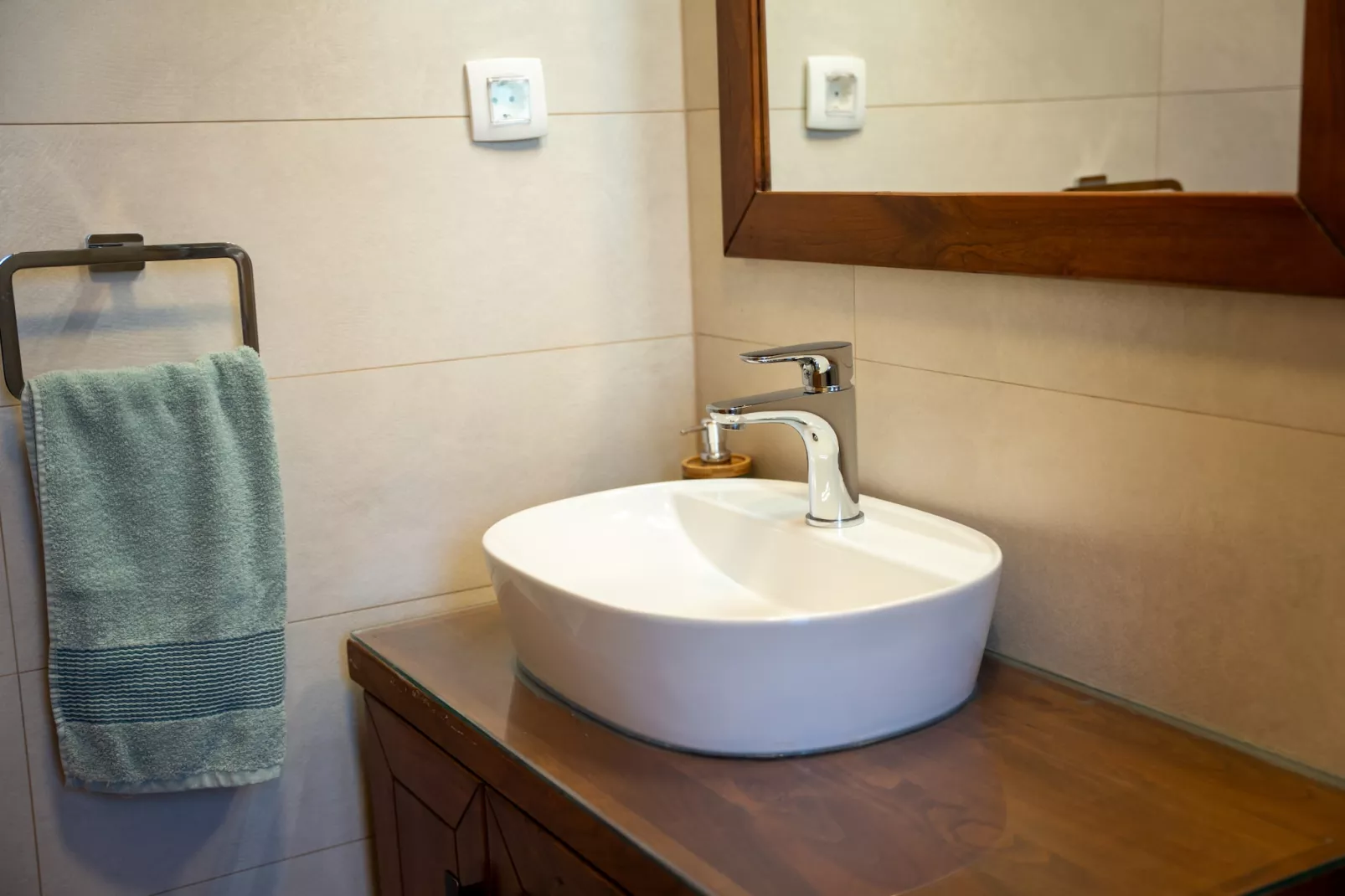 Villa Brusiana with covered heated pool-Salle de bain