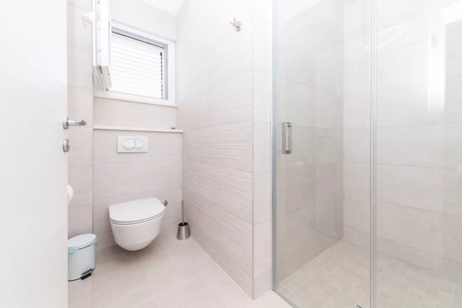 Scenic Elegant Trogir Villa with Pool - Five Bedroom Villa-Badezimmer