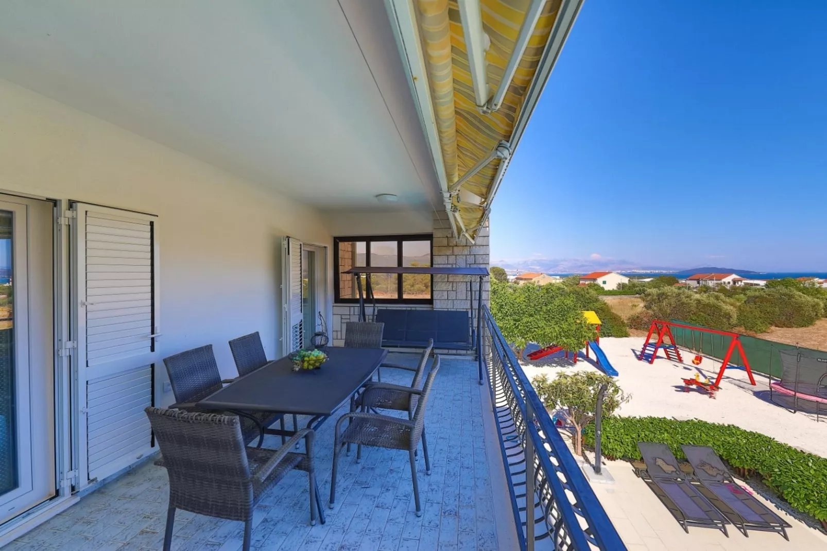 Scenic Elegant Trogir Villa with Pool - Five Bedroom Villa-Terrasse/Balkon